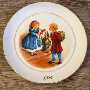 1984 AVON Christmas collector plate.